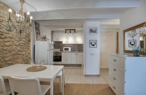 Barri Vell Apartment | Apartment “Old Side Girona two” with Fast Wi-Fi & A/C