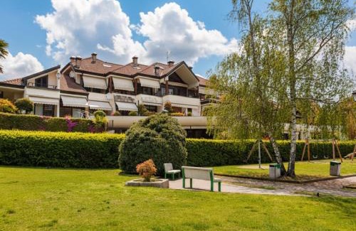 Feriolo House | Apartment on Lake Maggiore with Garden