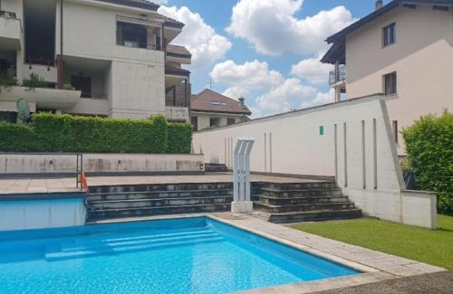 Feriolo House | Apartment on Lake Maggiore with Garden