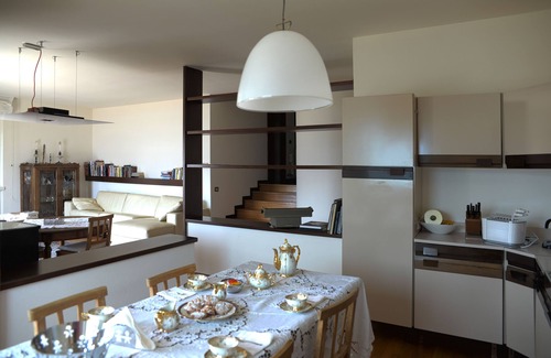 Lovere Apartment | Apartment on the 1st floor, detached, lake view, at the threshold of the forest.