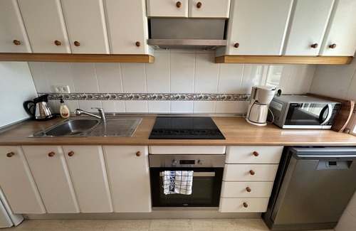 El Albir Apartment | Apartment on the Albir beach with swimming pool and sea view.