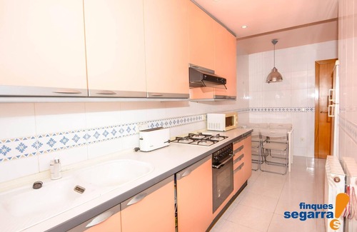 El Roc de Sant Gaieta Apartment | Apartment on the seafront with communal area and pool