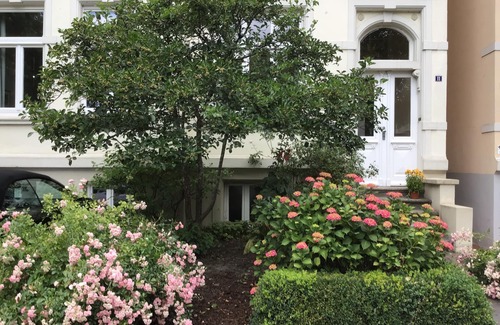 Osternburg Apartment | Apartment on the mezzanine floor of a pretty town house in a central location.