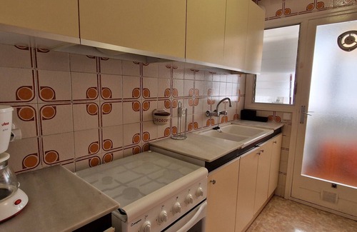 Malgrat de Mar Apartment | Apartment on the Paseo Marítimo 3 minutes from the beach, community pool, free Wi-Fi, excellent location, bars, restaurants and shops. Vivalidays Luis.