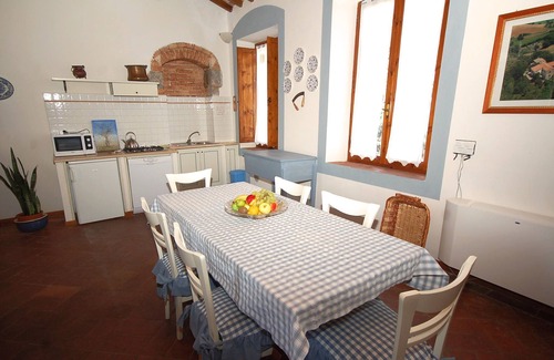 San Macario In Monte Apartment | Apartment on Tuscan Agriturismo close to a village