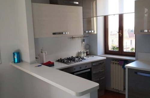 Bedizzole Apartment | Apartment Orange room in the Castle, near Lake Garda