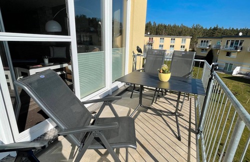 Gelbensande Apartment | Apartment 'Ostseebuhne Graal-Müritz' with Balcony and Wi-Fi