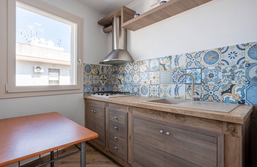 Isola delle Femmine Apartment | Apartment 'Pauline' with Sea View, Wi-Fi and Air Conditioning