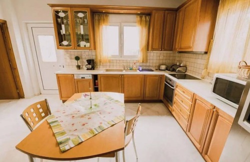 Monopari Apartment | Apartment 'Palailimnos' with Sea View, Wi-Fi and Air Conditioning