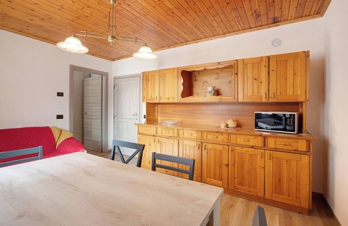 Grosio House | Apartment "Panorama Gaudì" with Mountain View, Balcony & Wi-Fi