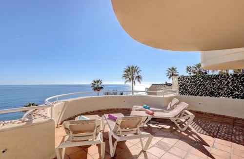 Buenas Noches House | Apartment 'Penthouse Bermuda Beach 3' with Sea View, Pool, Garden & Wi-Fi