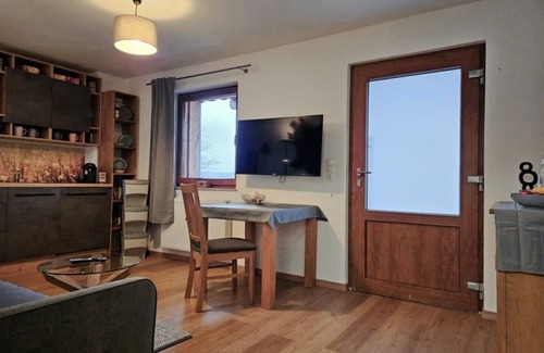 Lauterbach Apartment | Apartment 'Peppi´s Waldblick' with Mountain View, Private Terrace and Wi-Fi