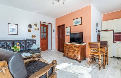 Peresiji Apartment | Apartment Peresiji AUB with Shared pool