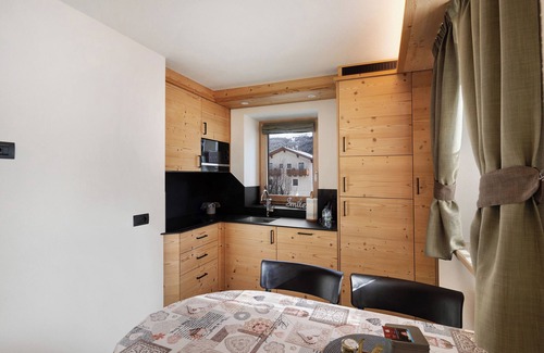 San Rocco Apartment | Apartment "Petalo Rosina's Home" with Mountain View & Wi-Fi