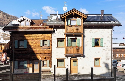 San Rocco Apartment | Apartment "Petalo Rosina's Home" with Mountain View & Wi-Fi