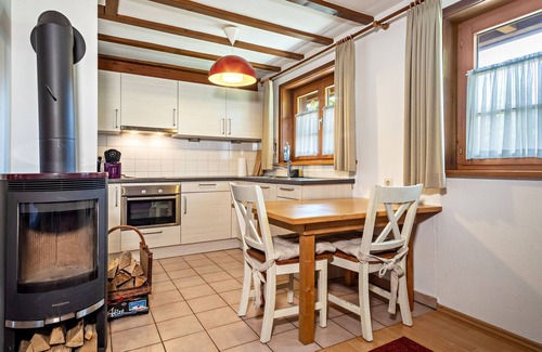 Goppertsweiler Apartment | Apartment "Pias Nature Retreat i - Studio" with Private Terrace, Shared Garden & Wi-Fi