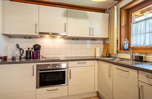 Goppertsweiler Apartment | Apartment "Pias Nature Retreat i - Studio" with Private Terrace, Shared Garden & Wi-Fi