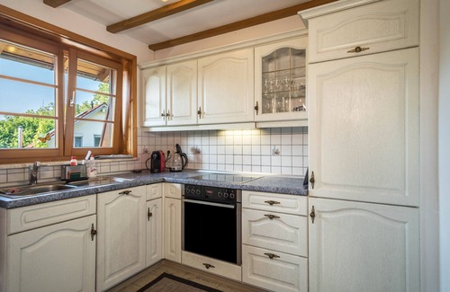 Goppertsweiler Apartment | Apartment "Pias Nature Retreat ii" with Balcony & Wi-Fi