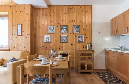 Pinzolo Apartment | 'Apartment Pinzolo Dolomiti Ovest' with Mountain View, Garden & Wi-Fi