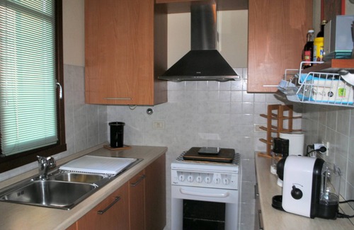 Manerba del Garda Apartment | Apartment 'Poggio Al Sole' with Shared Pool, Wi-Fi and Air Conditioning