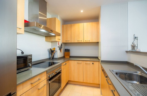 Puerto de Pollensa Apartment | Apartment 'Pollentia Mar' with Shared Pool, Wi-Fi and Air Conditioning