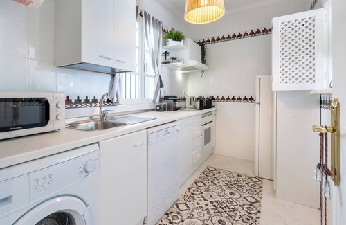Benalmadena Costa Apartment | Apartment 'Pueblo Quinta' with Sea View, Wi-Fi and Air Conditioning