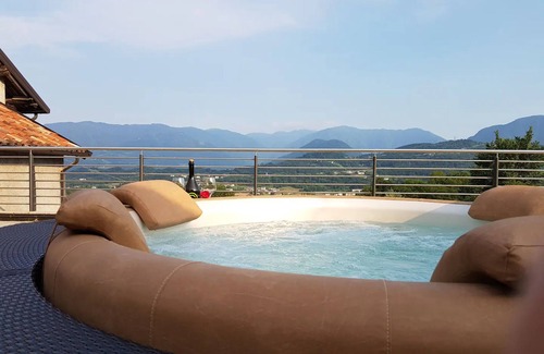 Feltre Apartment | Apartment 'Quadrupla Piano Terra' with Mountain View and Private Terrace