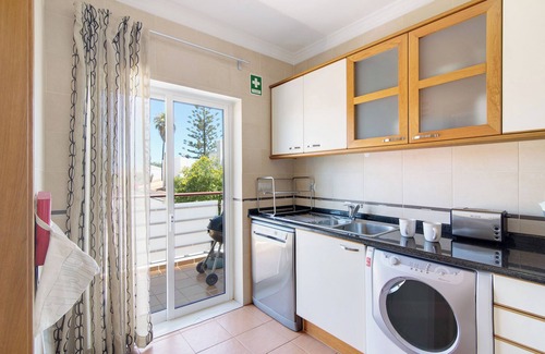 Conceicao e Cabanas de Tavira Apartment | Apartment 'Quinta Gomeira 69' with Shared Pool, Shared Garden and Air Conditioning