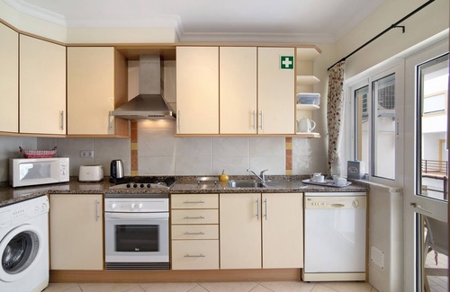 Conceicao e Cabanas de Tavira Apartment | Apartment 'Quinta Da Gomeira 58' with Shared Pool, Shared Garden and Air Conditioning