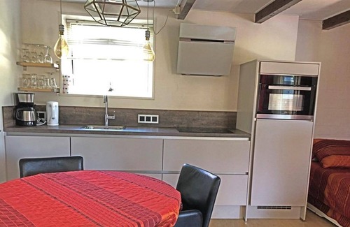 Broek op Langedijk Apartment | Apartment, right on the water. With a beautiful view of the canals and fields of the "kingdom of 1000 islands".