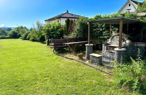 Velden am Worther See Apartment | Apartment 'Rachel' with Private Terrace, Private Garden and Wi-Fi