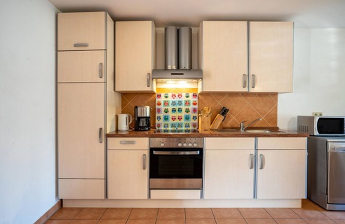 Ladebow Apartment | Apartment 'Reinhards' with Private Terrace, Private Garden and Wi-Fi