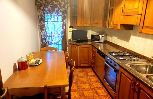 Galzignano Terme Apartment | Apartment 'Residence Magnolia' with Private Terrace, Wi-Fi and Air Conditioning