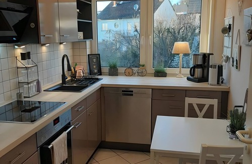 Johannisberg Apartment | Apartment 'Rheingauer Rosengasse' with Balcony and Wi-Fi