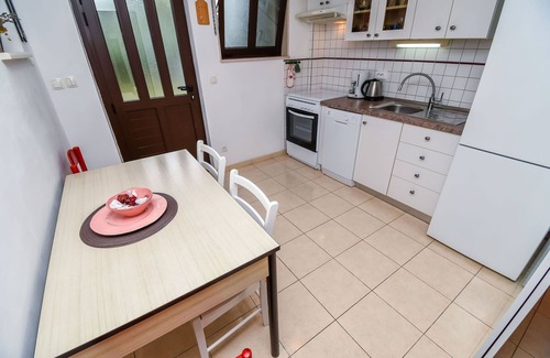 Slatine Apartment | Apartment Ribica (56381-A1) - Slatine (Ciovo)
