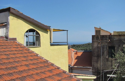 Dolcedo Apartment | Apartment 'Romantisches Appartamento Oliva' with Sea View, Private Terrace and Wi-Fi