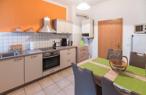 Naumburg Apartment | Apartment Romy - Apartment, shower and bath, toilet