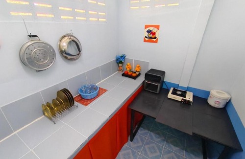 San Pa Thong Apartment | Apartment Room with Full Kitchen