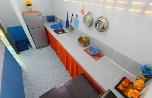 San Pa Thong Apartment | Apartment Room with Full Kitchen