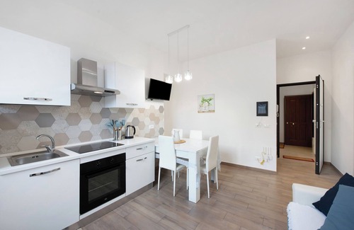 Varazze Apartment | Apartment "Rosa dei Venti - Centro Storico" close to the Sea with Wi-Fi