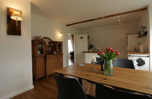 Holzdorf Condo | Apartment Rosewood