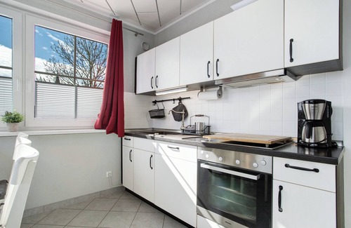 Schaprode Apartment | Apartment 'Rügenferienhaus ' with Shared Terrace and Wi-Fi