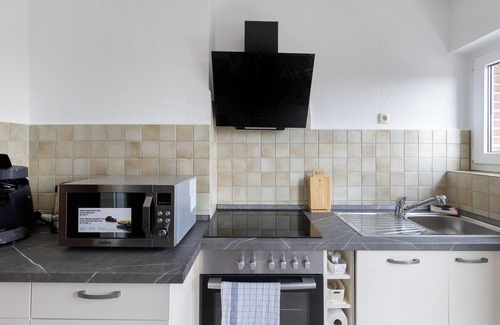 Kevelaer Apartment | Apartment 'Ruhiges Appartement Am Stadtrand' with Balcony and Wi-Fi