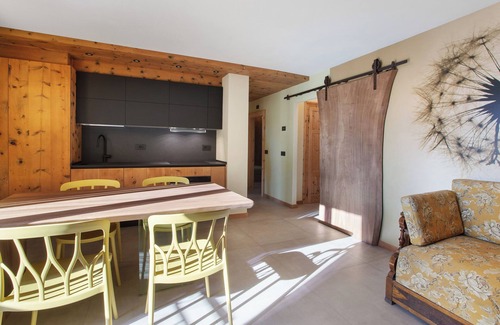 Mazzo di Valtellina Apartment | Apartment 'Sulif' with Mountain View and Wi-Fi