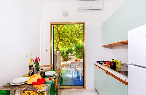 Scialara Apartment | Apartment 'Sabbia D'oro' with Shared Pool and Wi-Fi