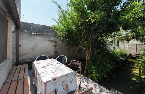 Trepuzzi Apartment | Apartment 'Salento Dream' with Private Terrace, Private Garden and Wi-Fi