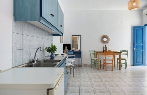 Astypalaia Apartment | Apartment 'Salonikia Studio No 3' with Sea View, Wi-Fi and Air Conditioning