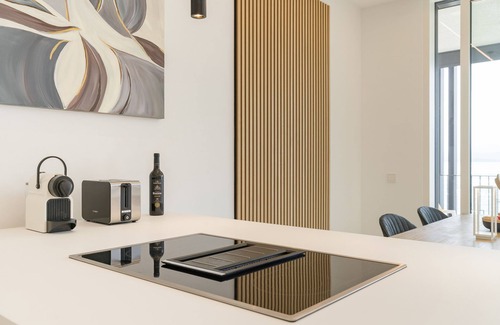 Torri del Benaco Apartment | Apartment 'Salvatore Homes Porto Nuovo Torri' with Lake View, Wi-Fi and Air Conditioning