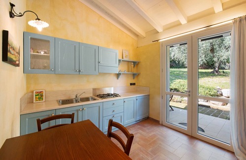 Soiano del Lago Apartment | Apartment 'Salvia' with Private Pool, Wi-Fi and Air Conditioning
