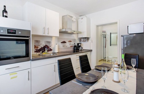 Bant Apartment | Apartment "Sanierte Ferienwohnung in der Stadt" with Wi-Fi